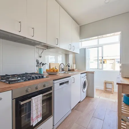 Sunset Bay View, Renovated Apt, By Timecooler Апартаменты *