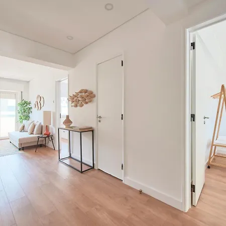 Sunset Bay View, Renovated Apt, By Timecooler Сетубал