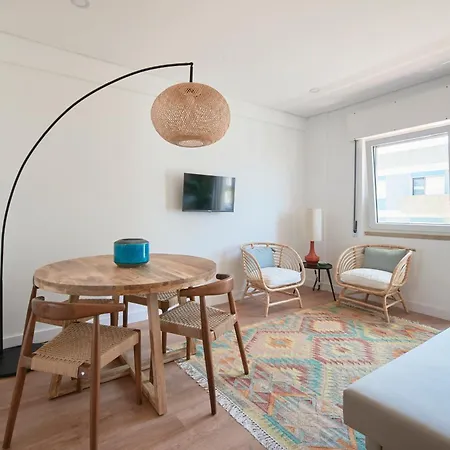 Sunset Bay View, Renovated Apt, By Timecooler * Сетубал