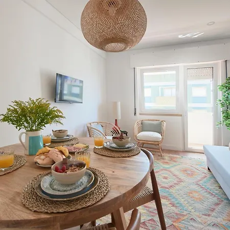 Апартаменты Sunset Bay View, Renovated Apt, By Timecooler Сетубал